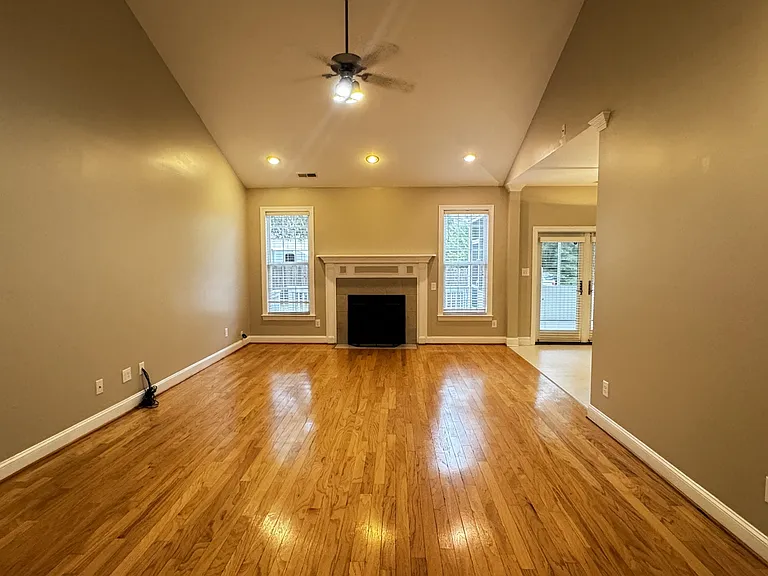 441 Candlewood Dr — Photo 4