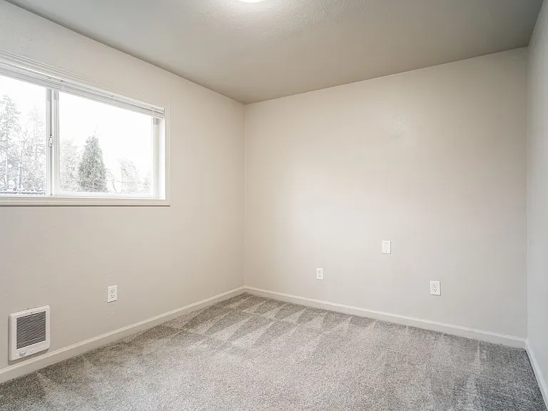 Willow Lake Apartments — Photo 44