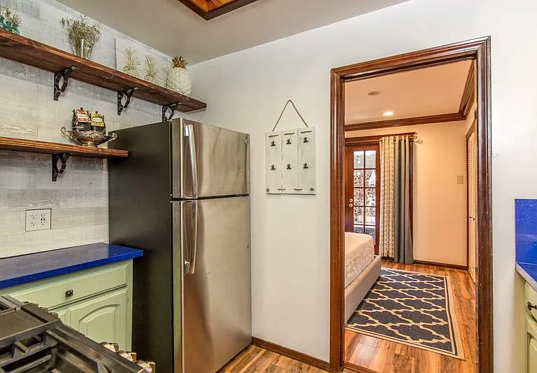 708 E Alta Way — Photo 15