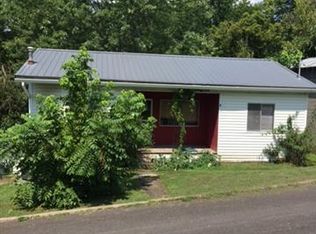 277 State St, Spencer, WV 25276