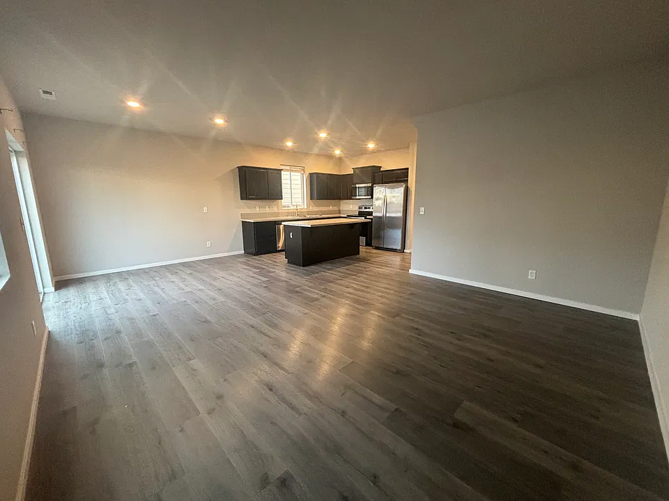 18779 108th Ave E