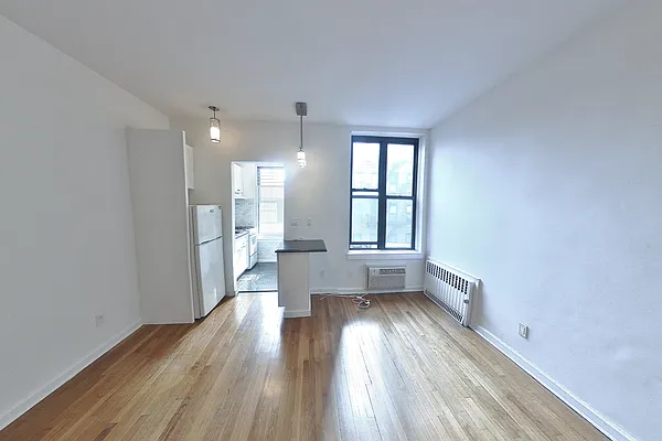 Rented by CitySites Real Estate Group | media 8