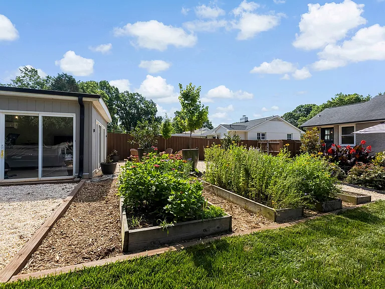 1157 Seneca Pl — Photo 23