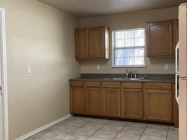 6358 W Commerce St — Photo 4