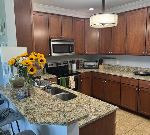 5th image of 953 Ingleside Ave APT 214