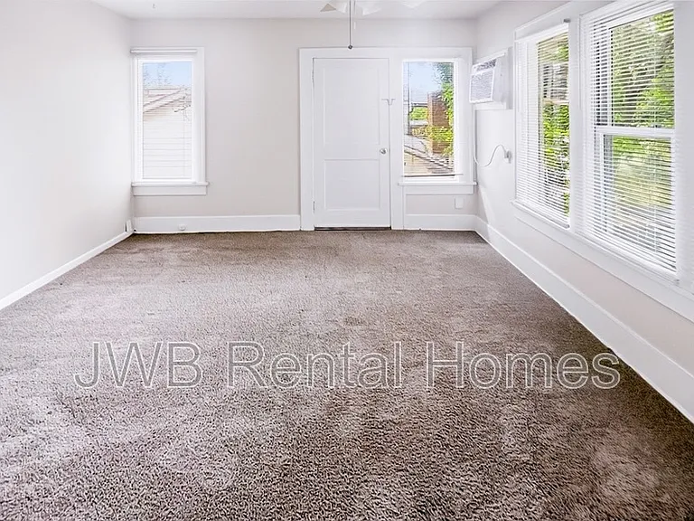 2022 Dellwood Ave #4 — Photo 6