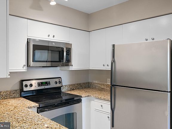 5th image of 3152 Covewood Ct #3152M