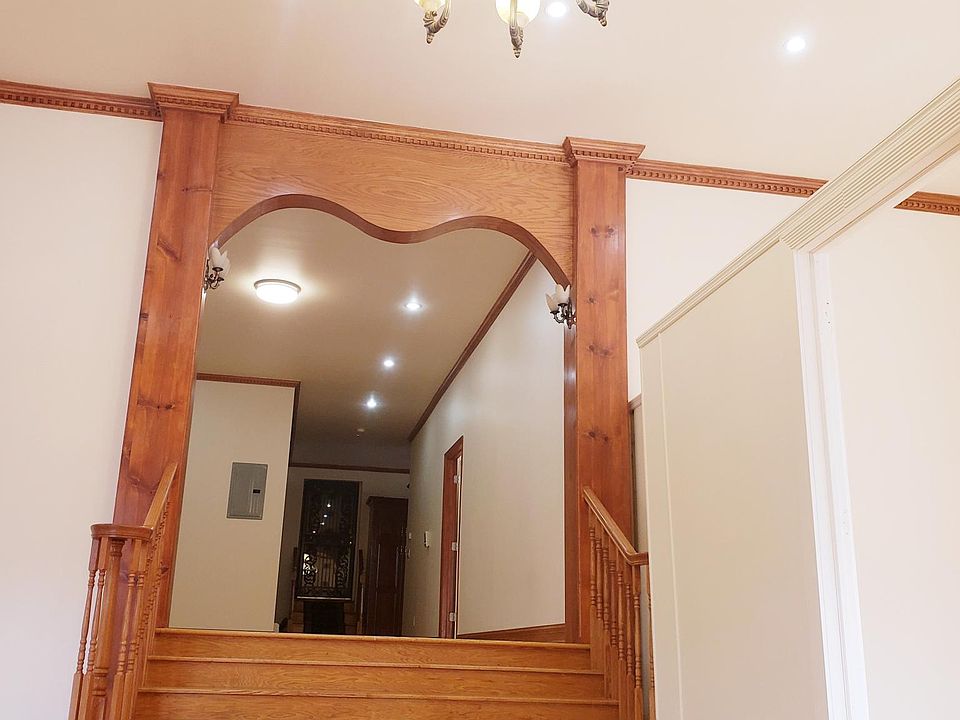 2nd image of 2415 E Tremont Ave