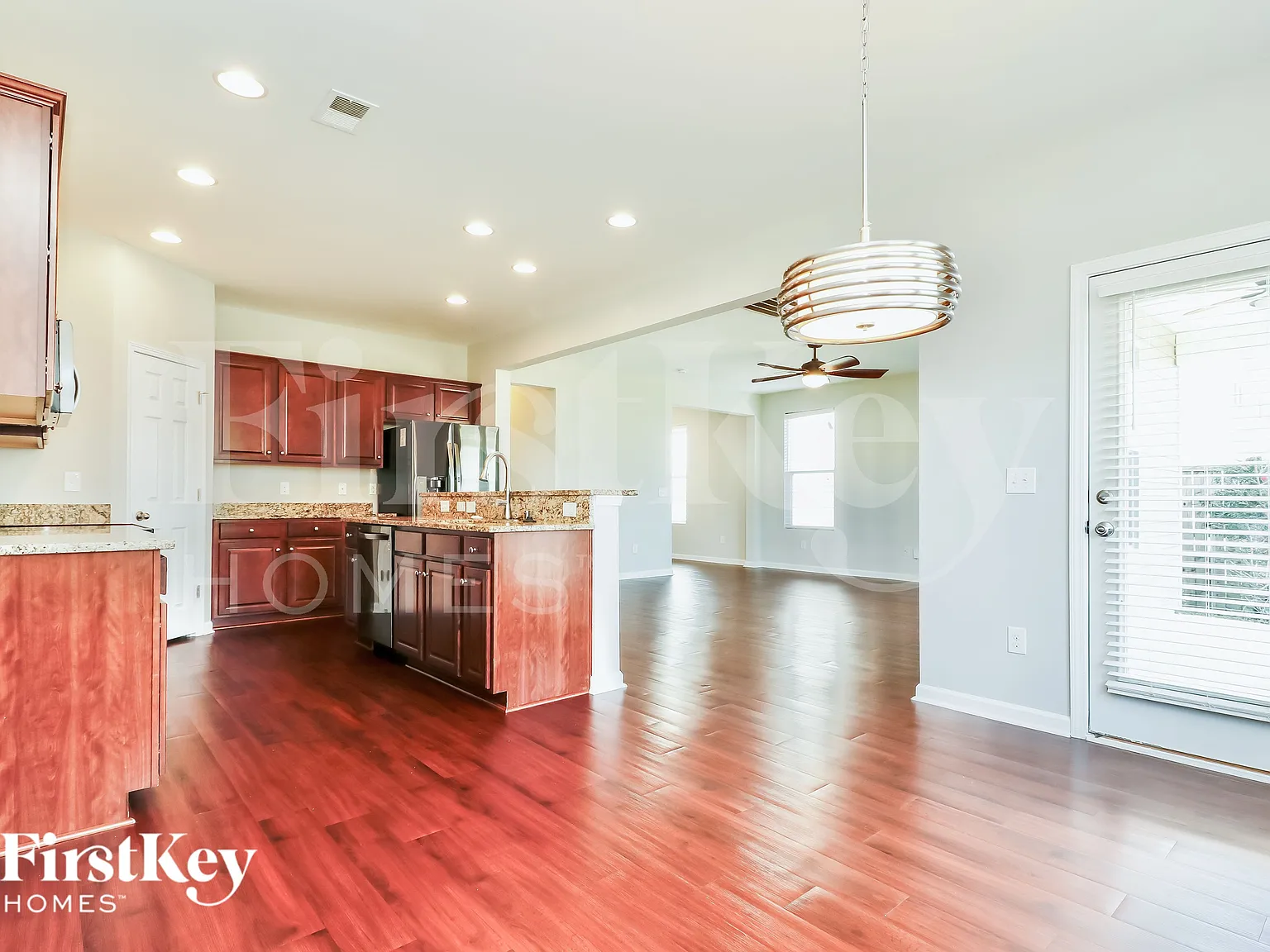 3 bed, 2.5 bath, 1865 sqft, $2,505 — Photo 4