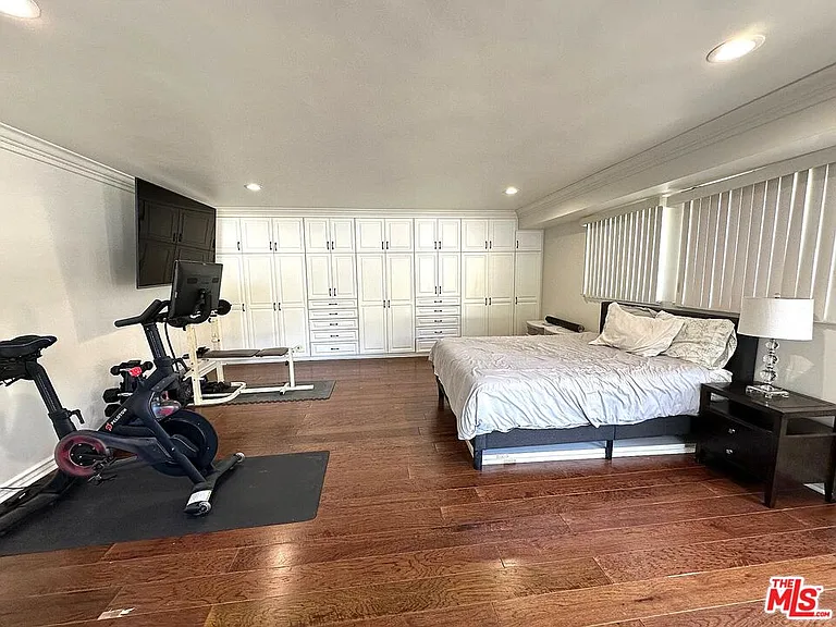 2120 San Ysidro Dr — Photo 31
