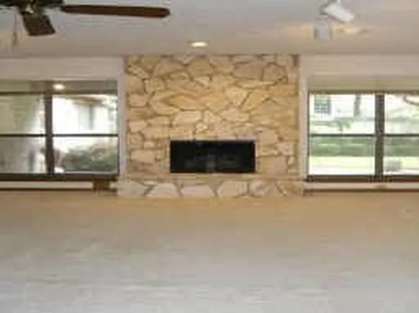 6715 Apple Valley Ln, Houston, TX 77069