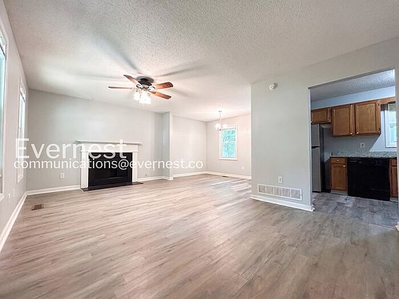 5th image of 229 Hampton Dr