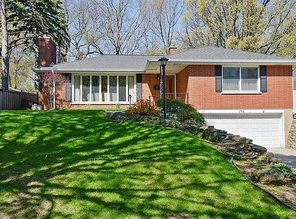 2nd image of 230 Abbotsford Ct