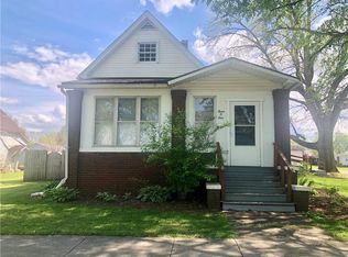 301 E Washington Ave, Casey, IL 62420