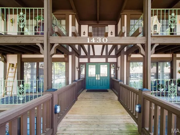 1430 Heritage Lndg APT 205, Saint Charles, MO 63303