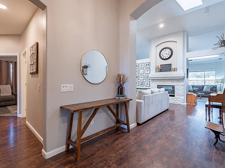 3877 E Washington Ct — Photo 5