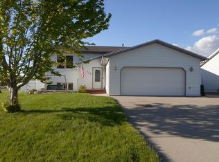 132 Allen Dr, Bismarck, ND 58504