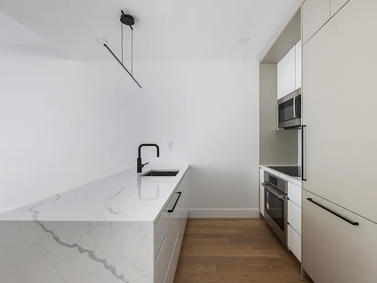 37-34 33rd St #3D — Photo 6