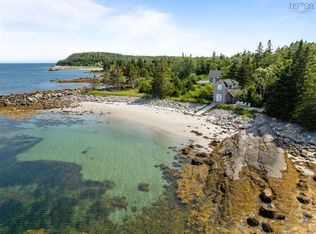 60 River Rd, Shelburne, NS B0T1V0