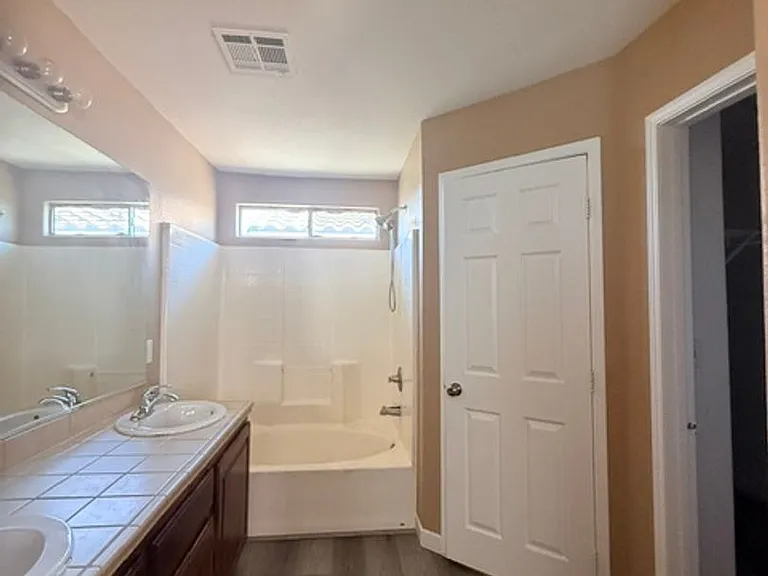 5172 Dillingham Dr — Photo 16