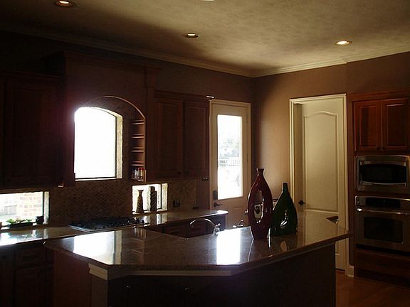 5th image of 9002 Gable Glen Ln