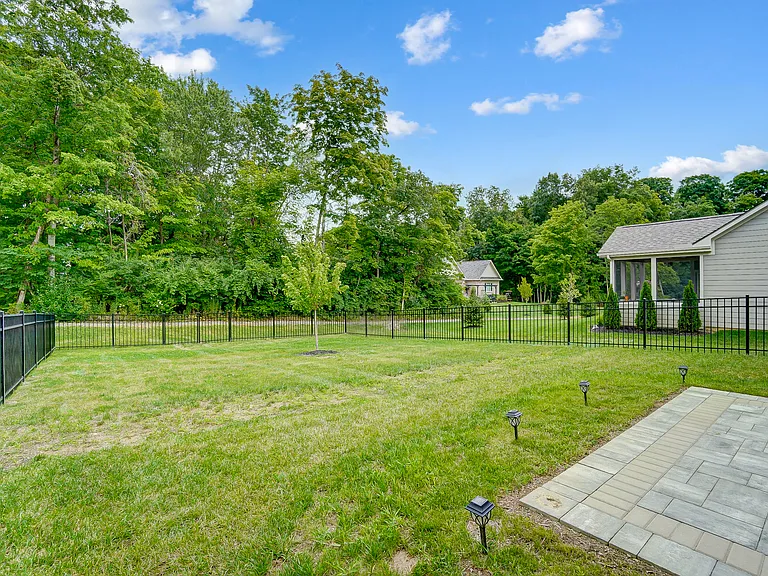 2847 Greenridge Cir — Photo 37