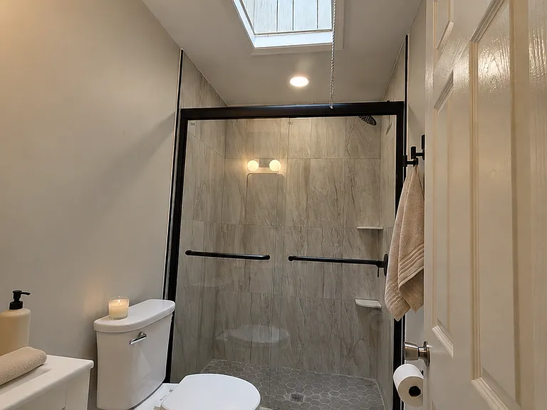 1302 N Farson St — Photo 17