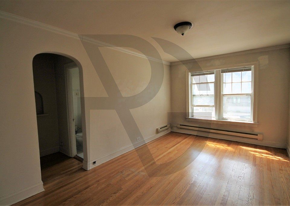 1st image of 2129 N Dayton St #2129306