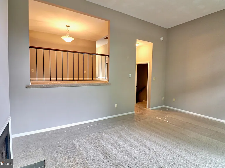 449 Colonial Ridge Ln — Photo 4