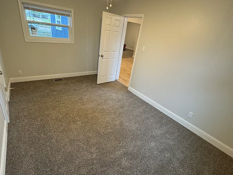 1315 N Iowa Ave — Photo 5