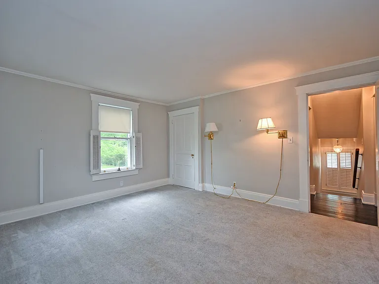 6900 Drake Rd — Photo 35