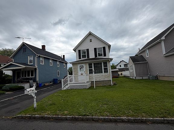 2nd image of 44 John St
