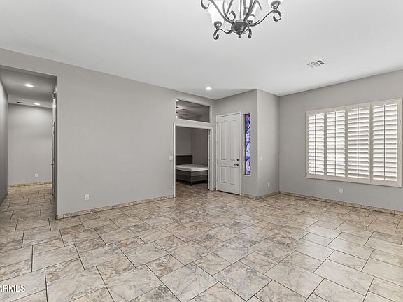 4th image of 5409 W HARTFORD Avenue
