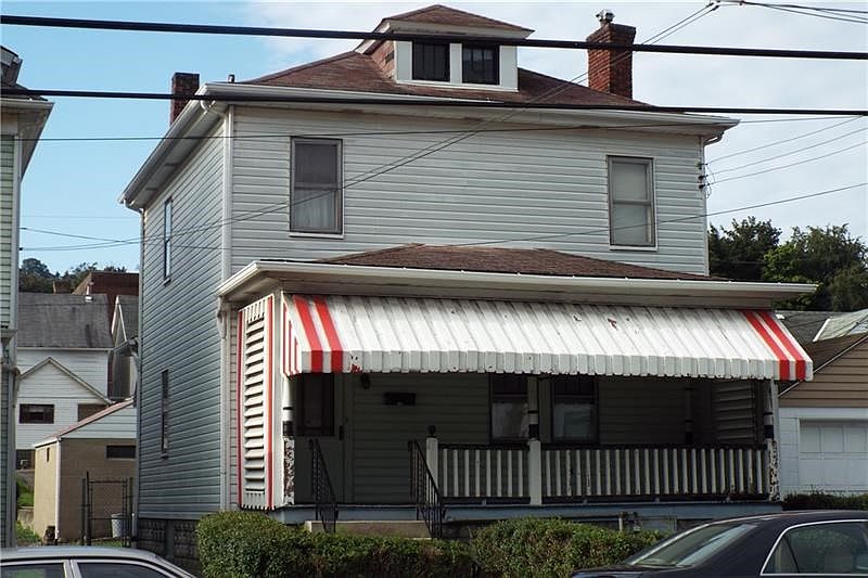 1358 4th Avenue is conveniently located in Coraopolis and features off street rear parking and a 1 car garage in the back.