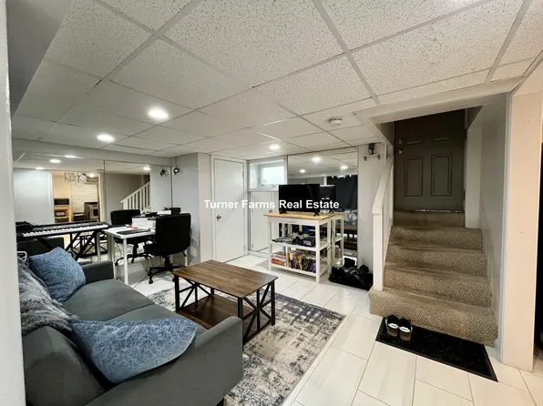 77 Fairfax St #B, Somerville, MA 02144