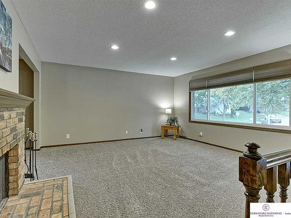 4th image of 5423 S 146th St