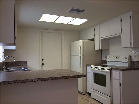 4th image of 1304 Jambalana Dr