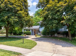 3920 Adams Rd, Troy, MI 48084