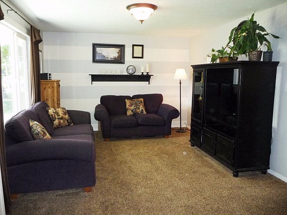3rd image of 679 Falls Dr
