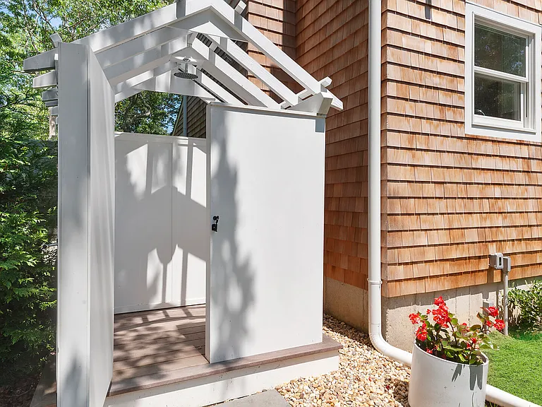 5 Amagansett Dr E — Photo 35