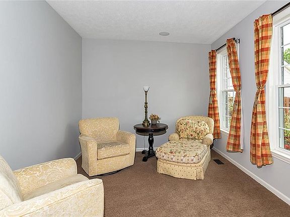 4th image of 8996 Daisy Ct