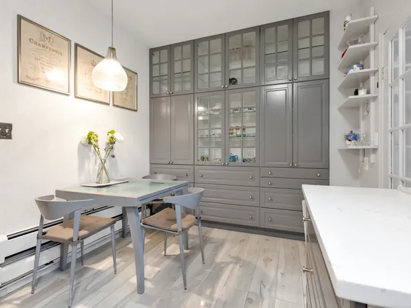 82 West End Avenue image 15 of 54