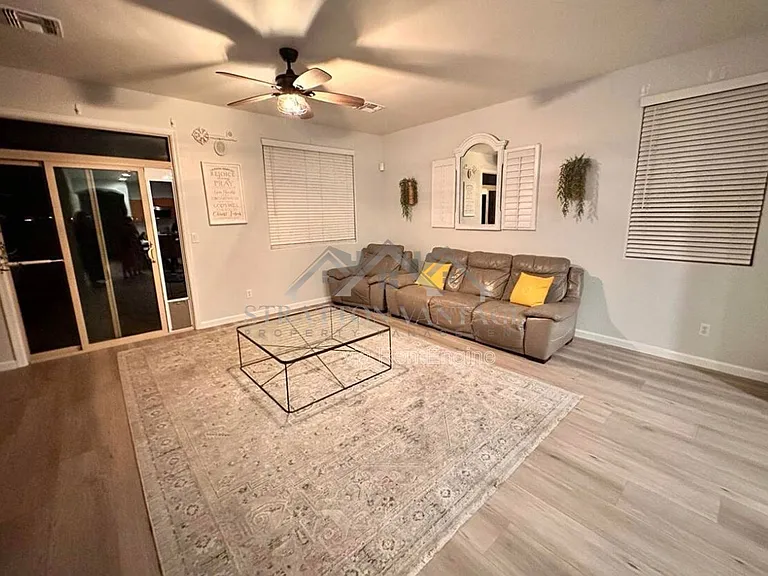 1036 S 177th Dr — Photo 4