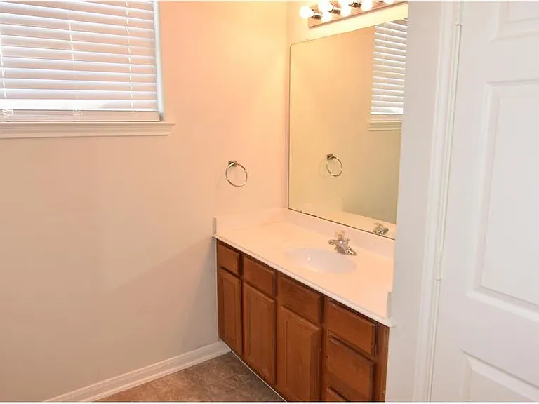 6702 Albion Crescent Dr — Photo 9