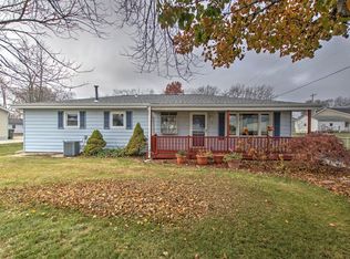 355 S Smith St, Forsyth, IL 62535