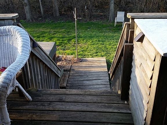 Back deck to Yard minus gate