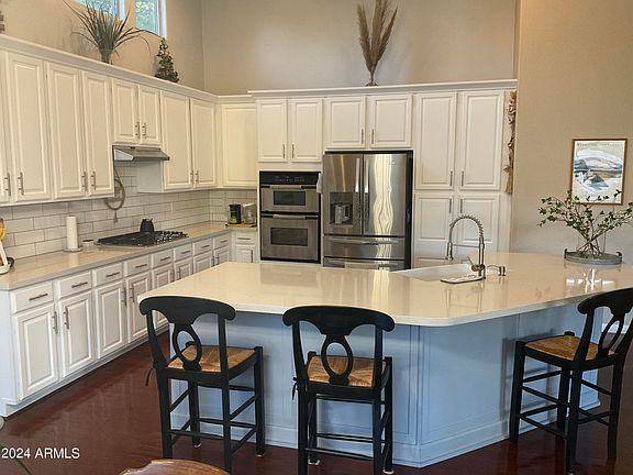4th image of 582 E BRIDGEPORT Parkway