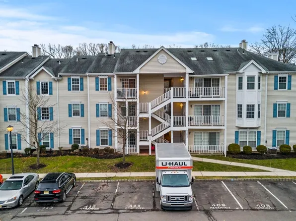 143 Darwin Ln, North Brunswick, NJ 08902