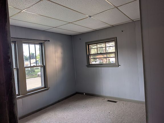 2nd image of 808 Wood St