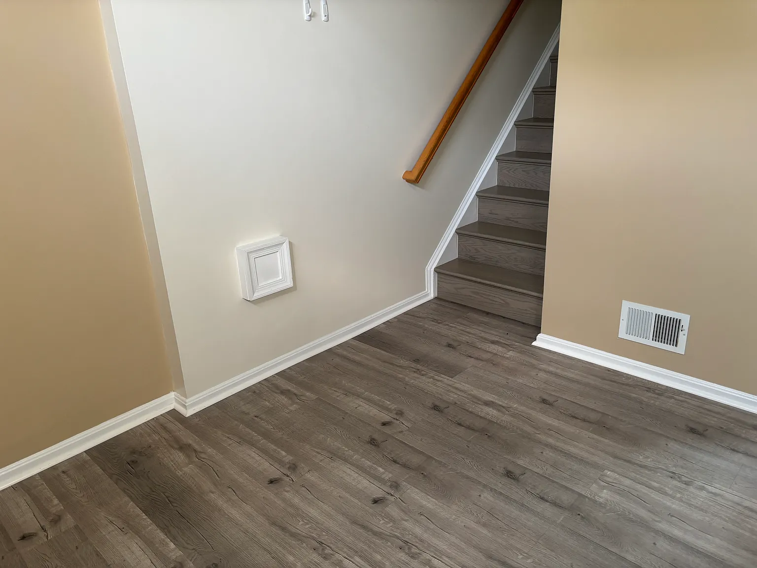 2453 Fox Stream Ln — Photo 3